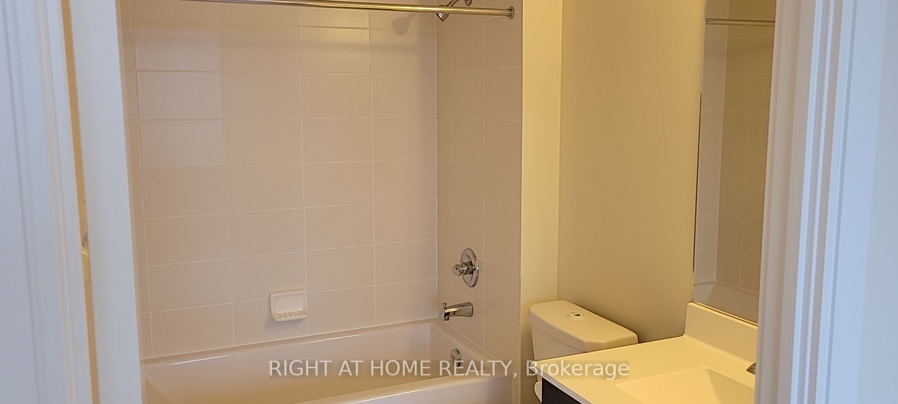 151 Village Green Sq, #2702