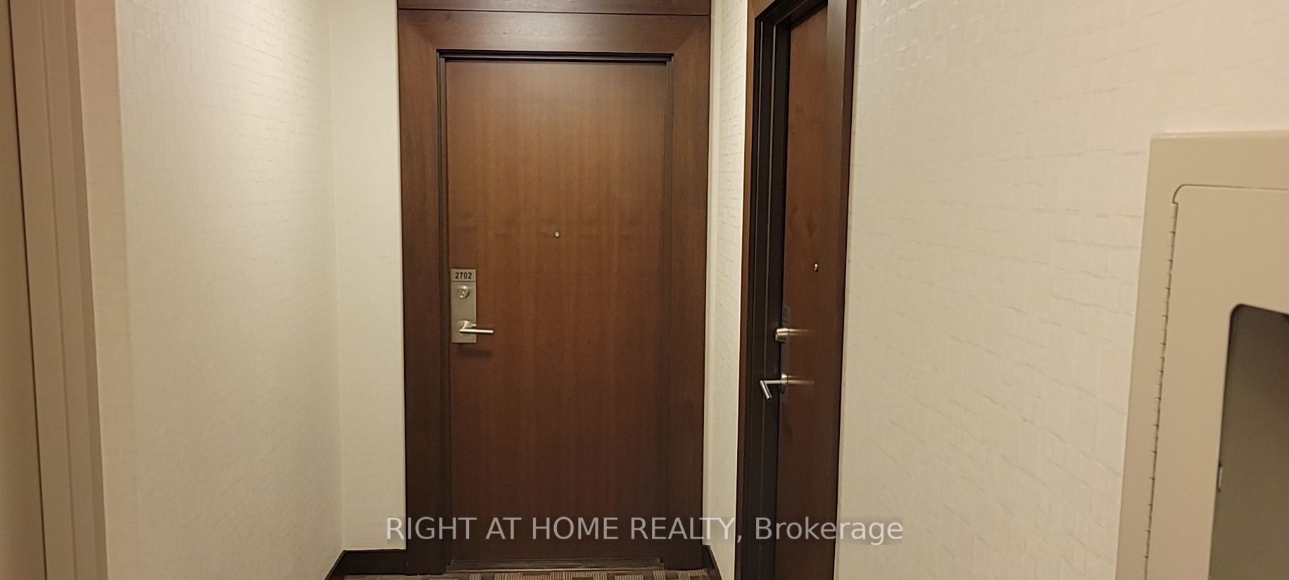 151 Village Green Sq, #2702