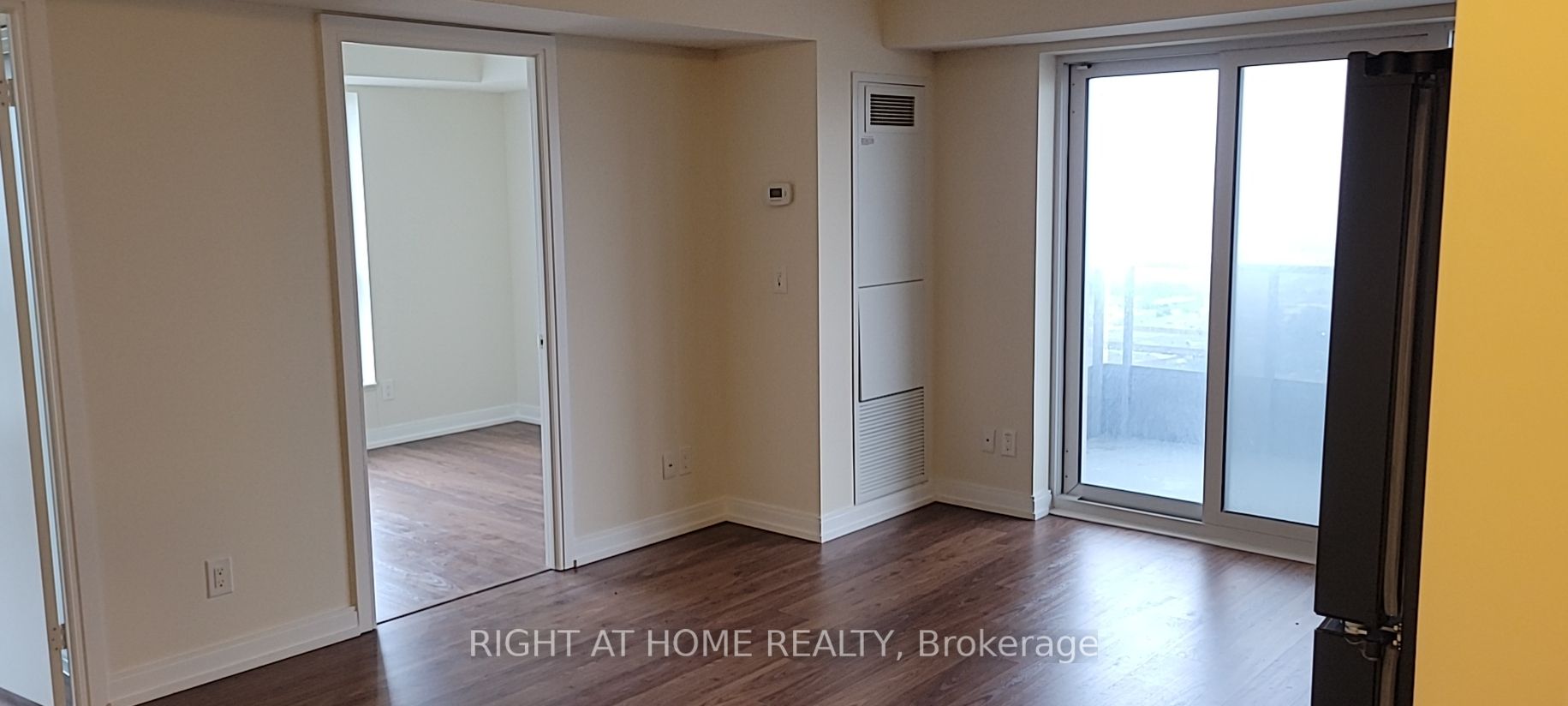 151 Village Green Sq, #2702