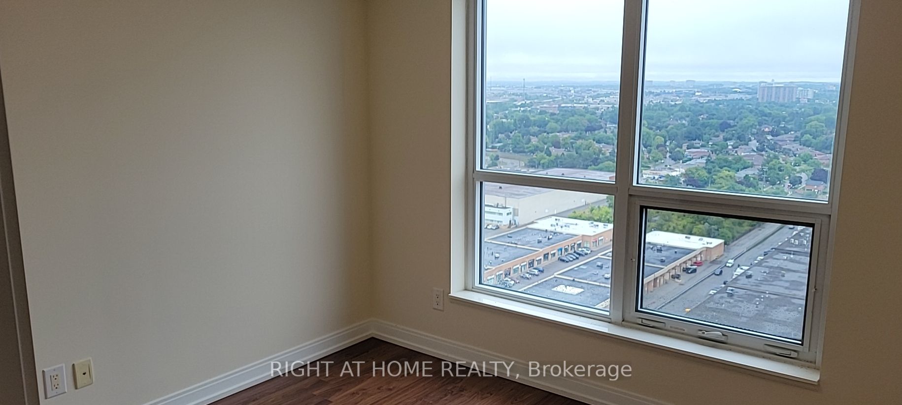 151 Village Green Sq, #2702