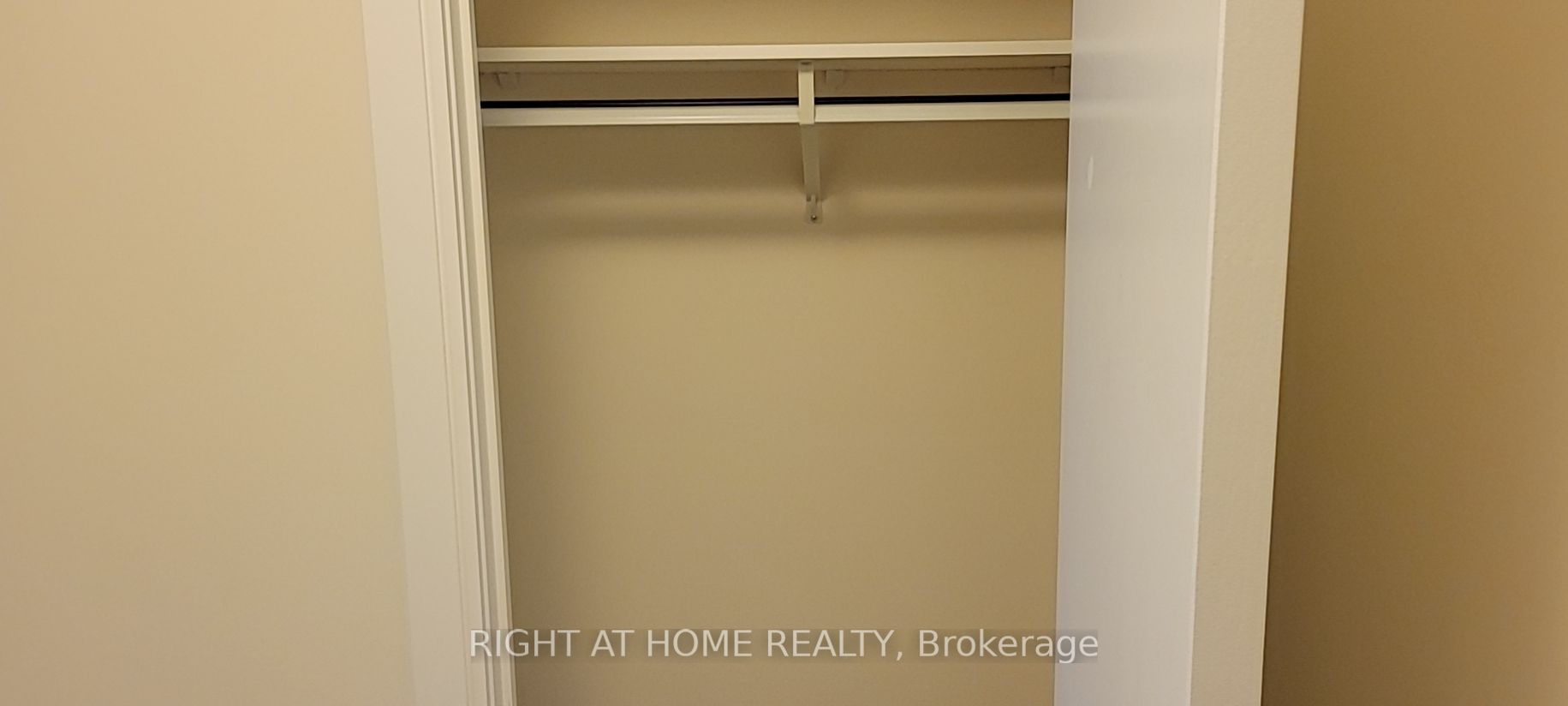 151 Village Green Sq, #2702