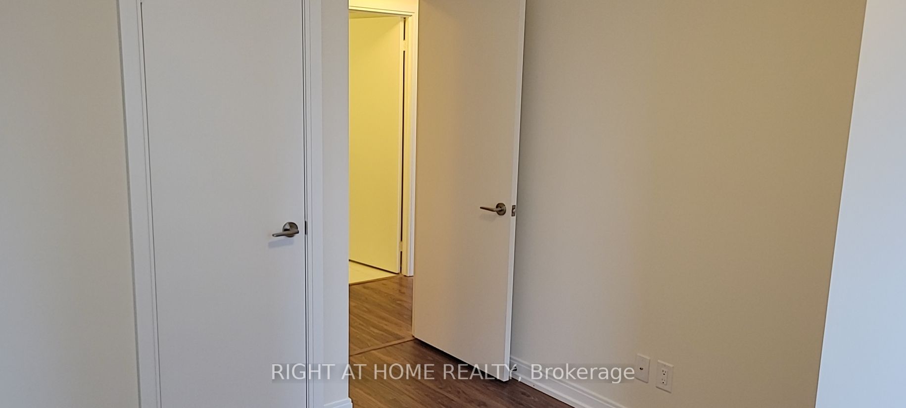 151 Village Green Sq, #2702