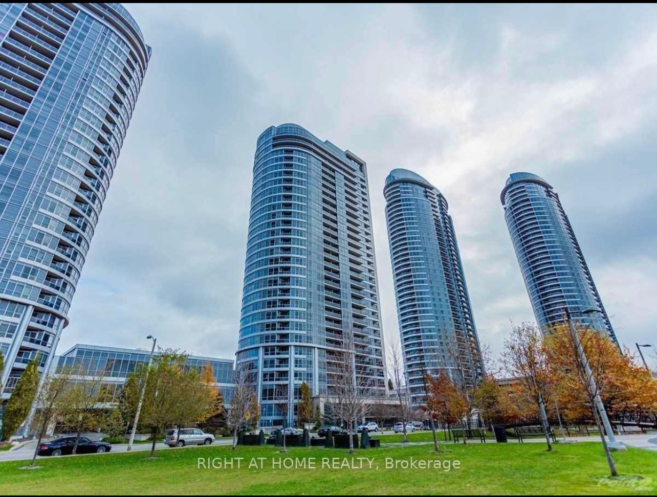 151 Village Green Sq, #2702