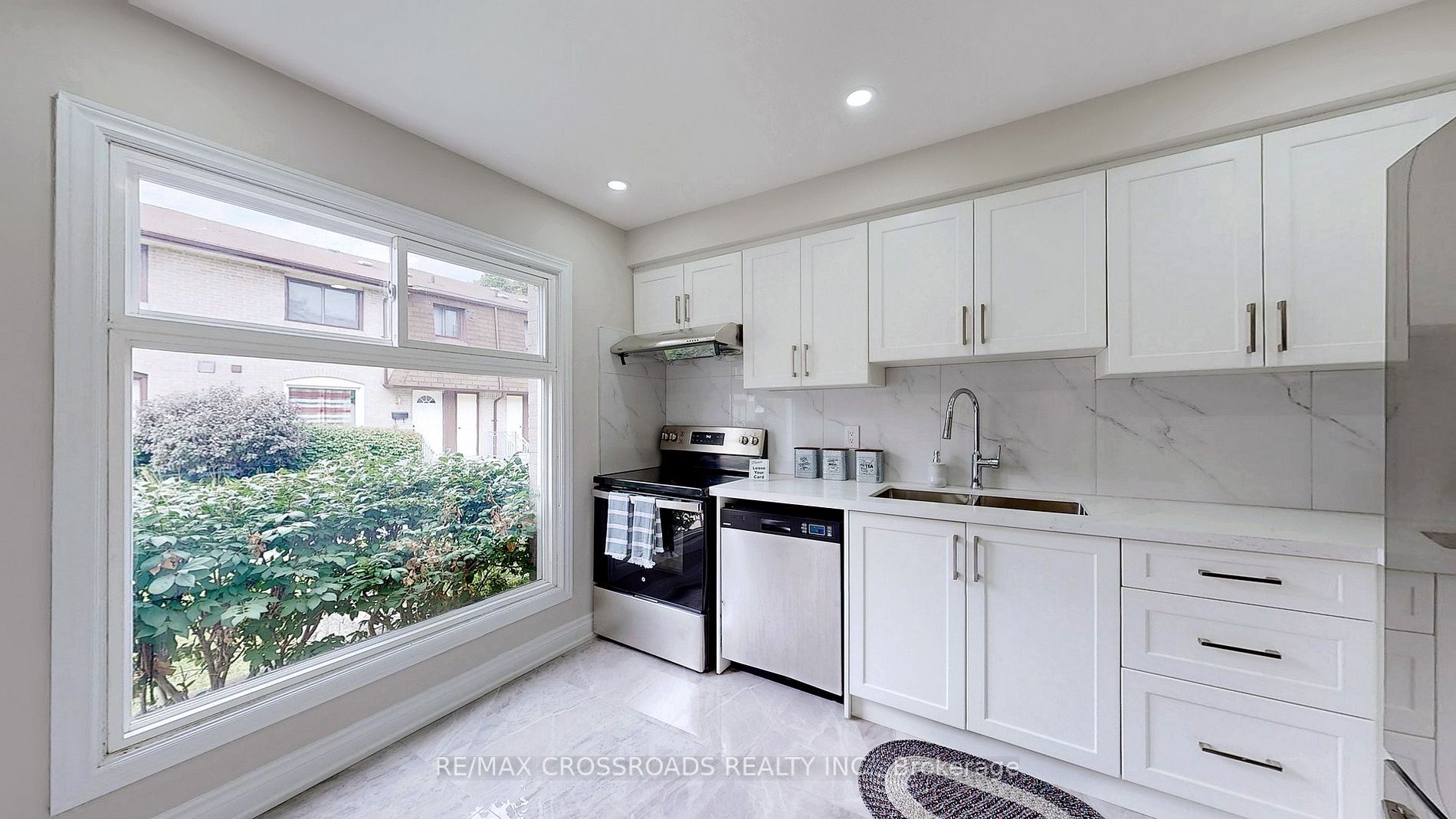21 Livonia Place, #90