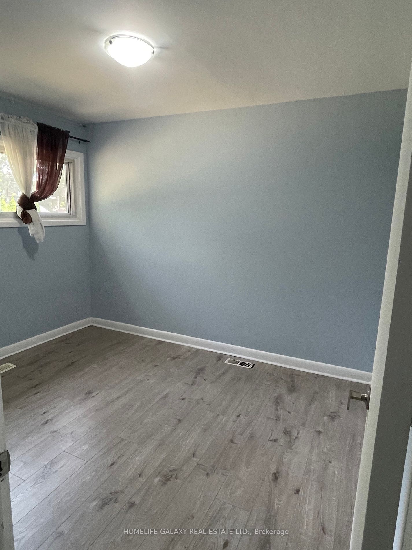 16 Seminole Avenue, #Main Fl