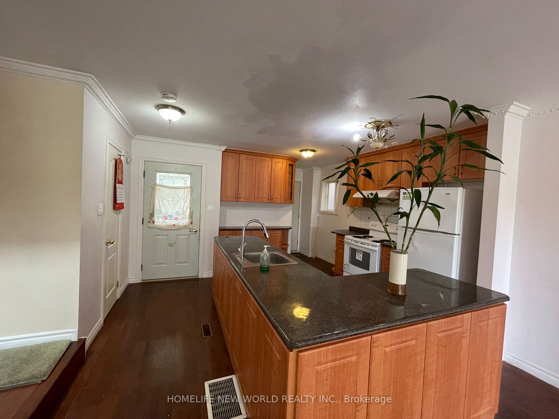 43 Richmond Park Blvd, #Main