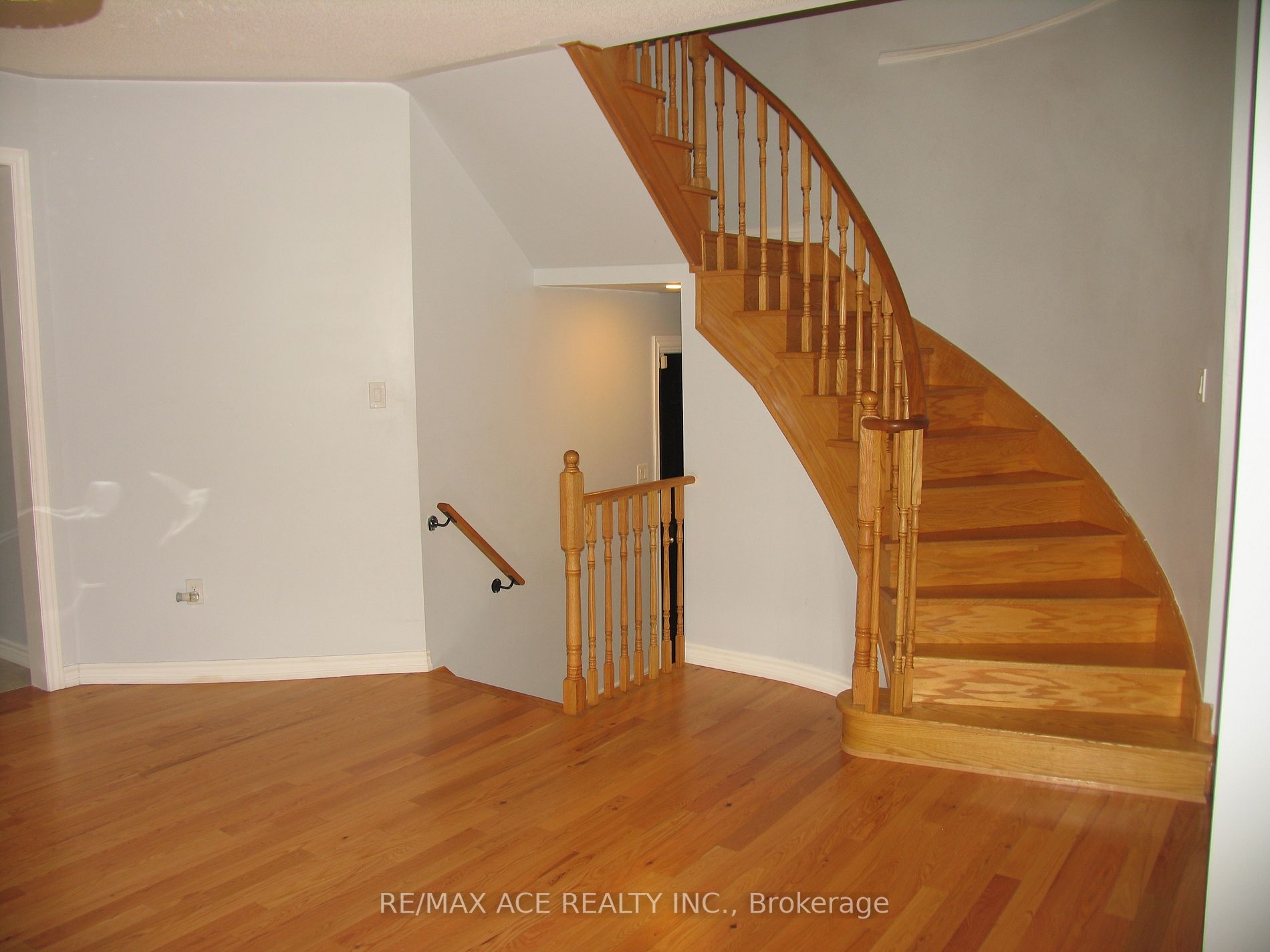Listing E7010638 - Large Photo # 4