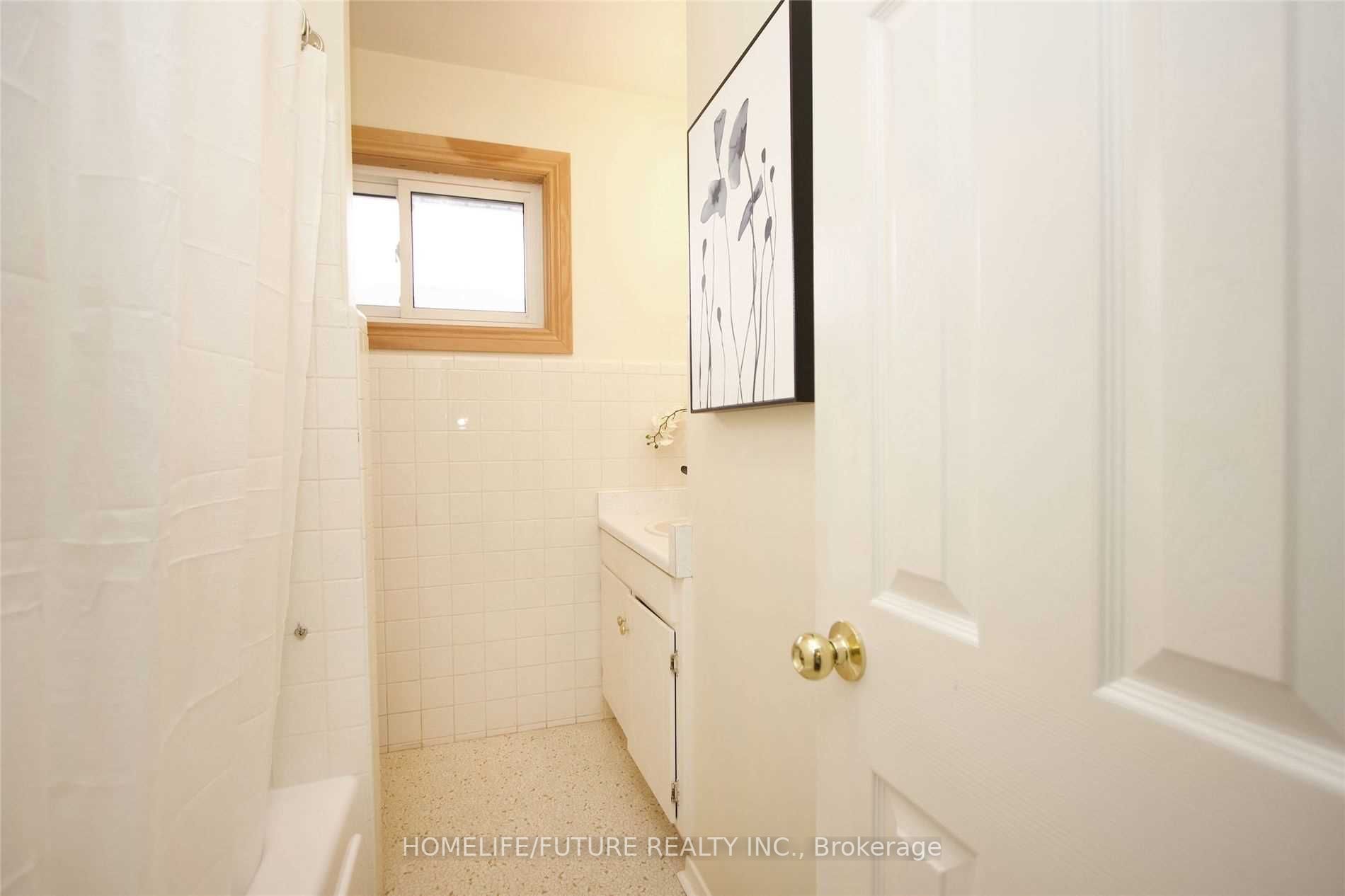 429 Elizabeth St, #Upper