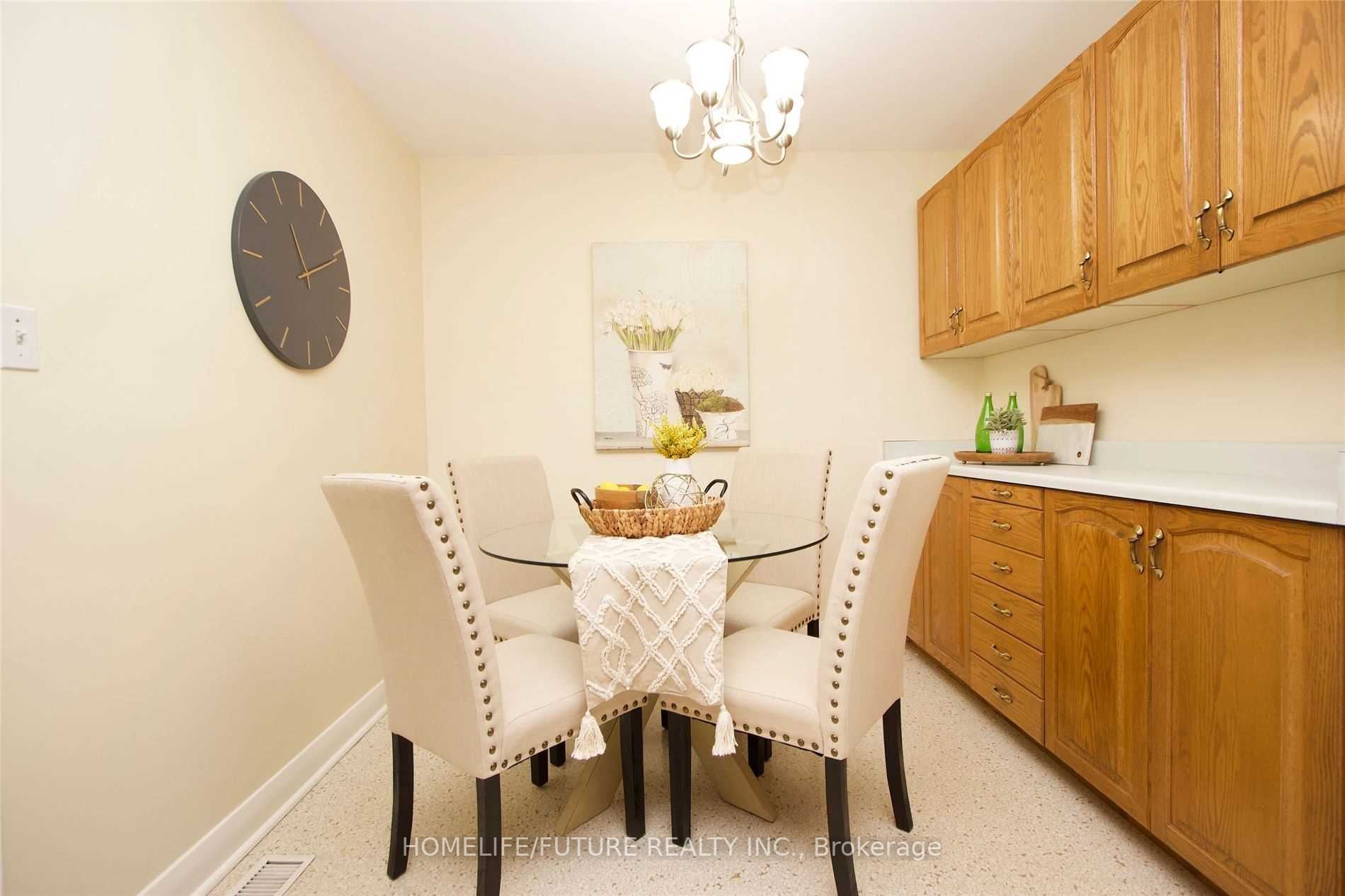 429 Elizabeth St, #Upper