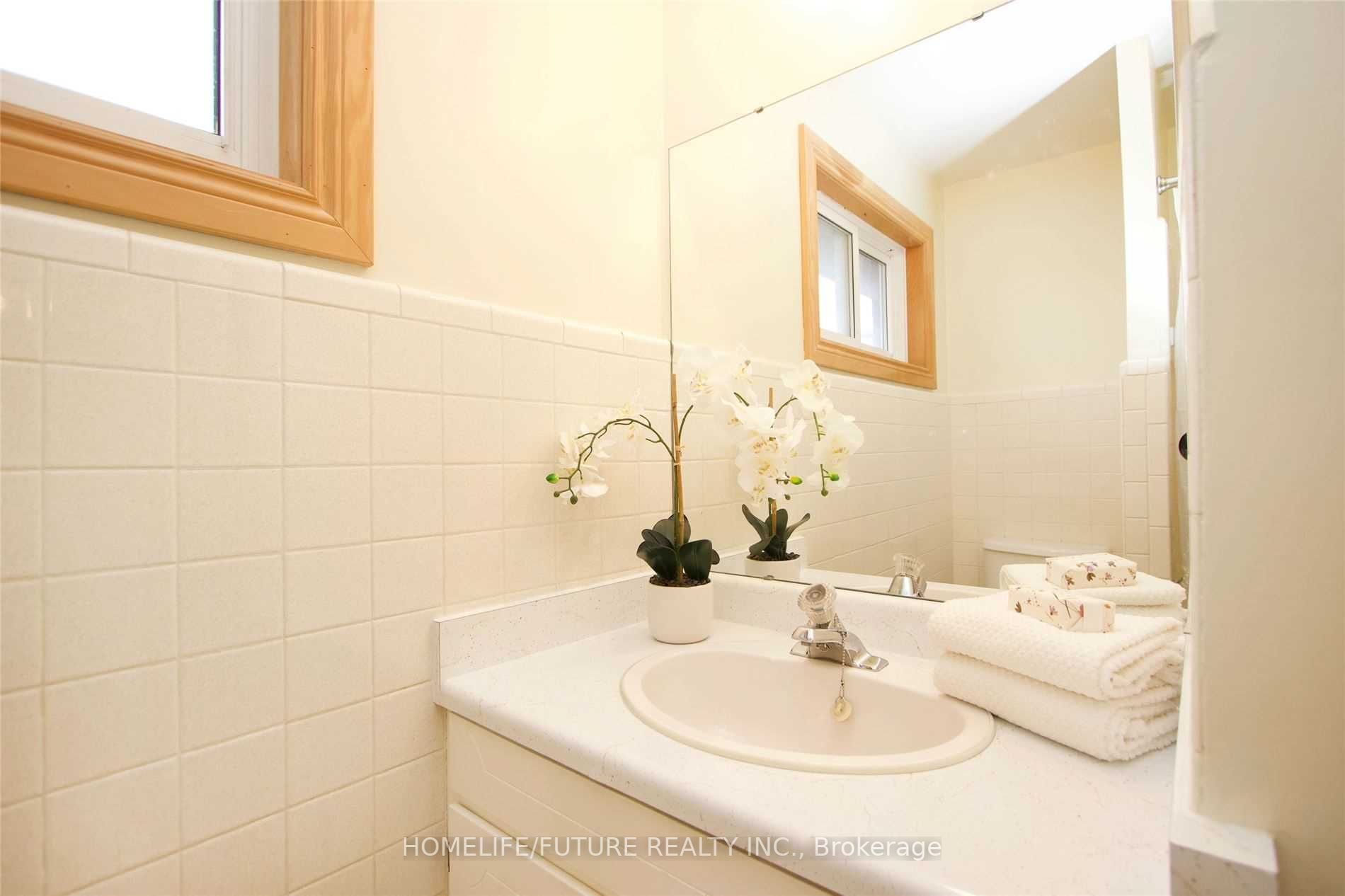 429 Elizabeth St, #Upper