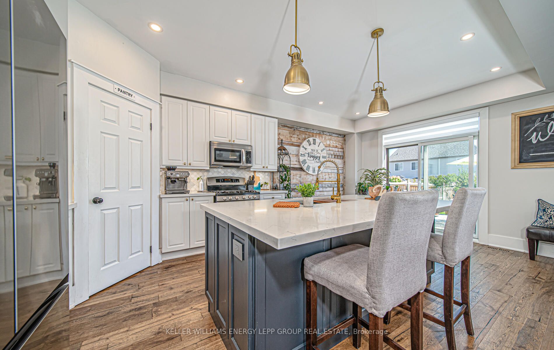 54 Claridge Cres