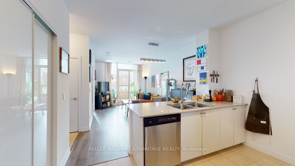 8 Trent Ave, #201