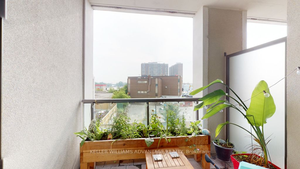 8 Trent Ave, #201