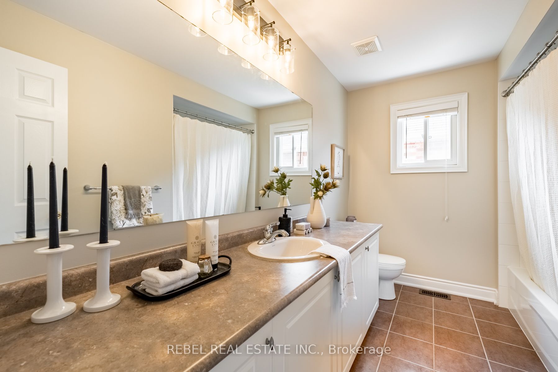1749 Quail Run Dr