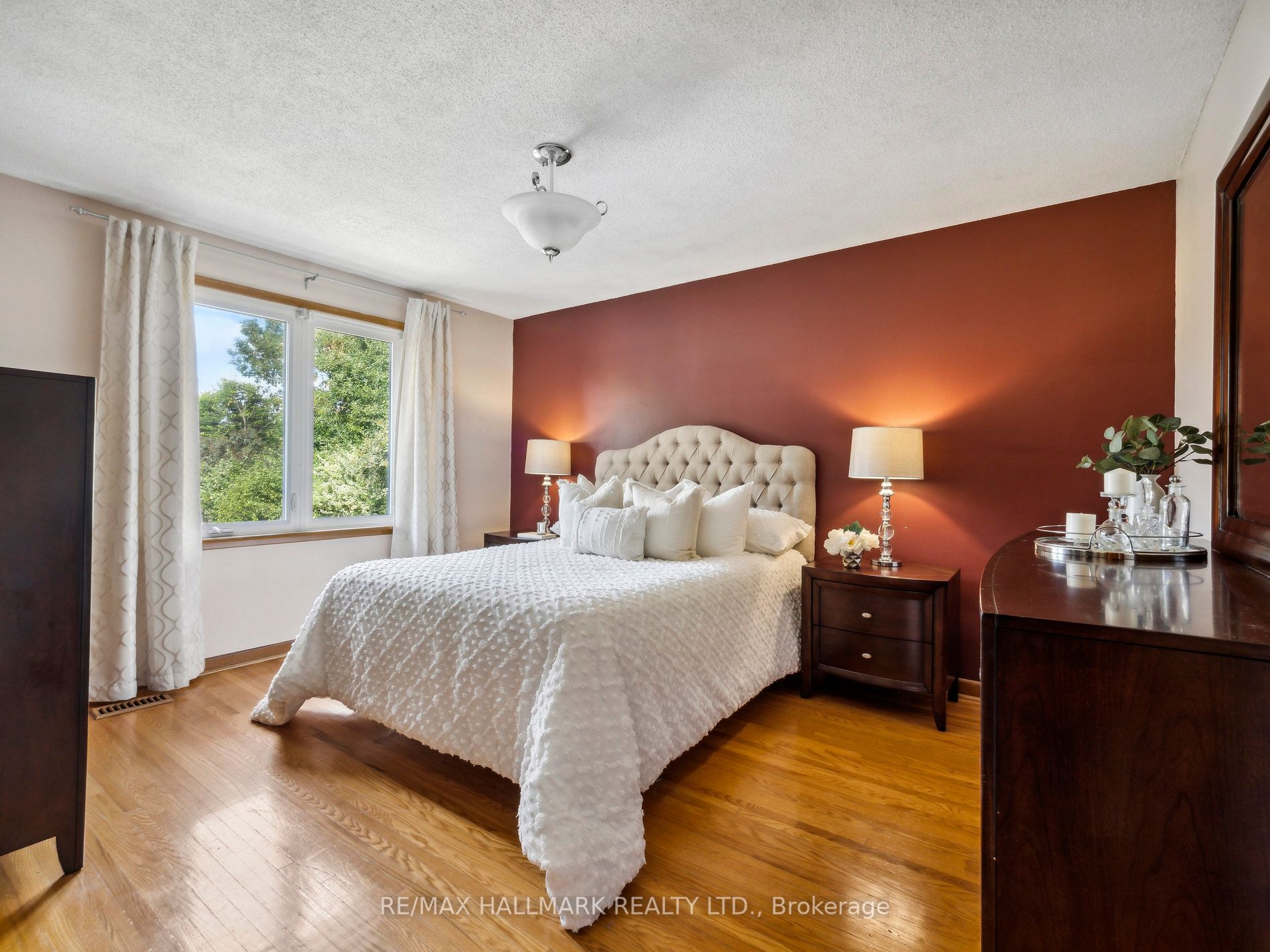40 Zenith Dr