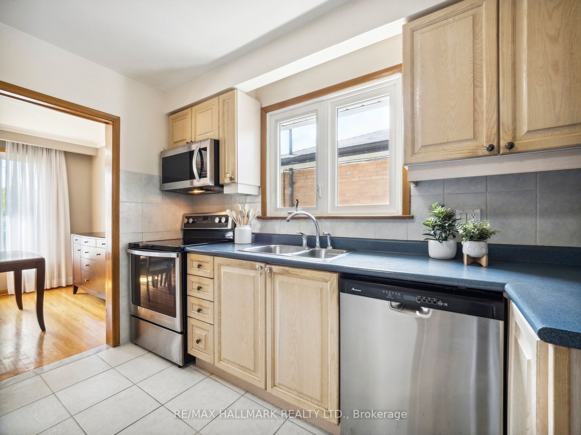 40 Zenith Dr