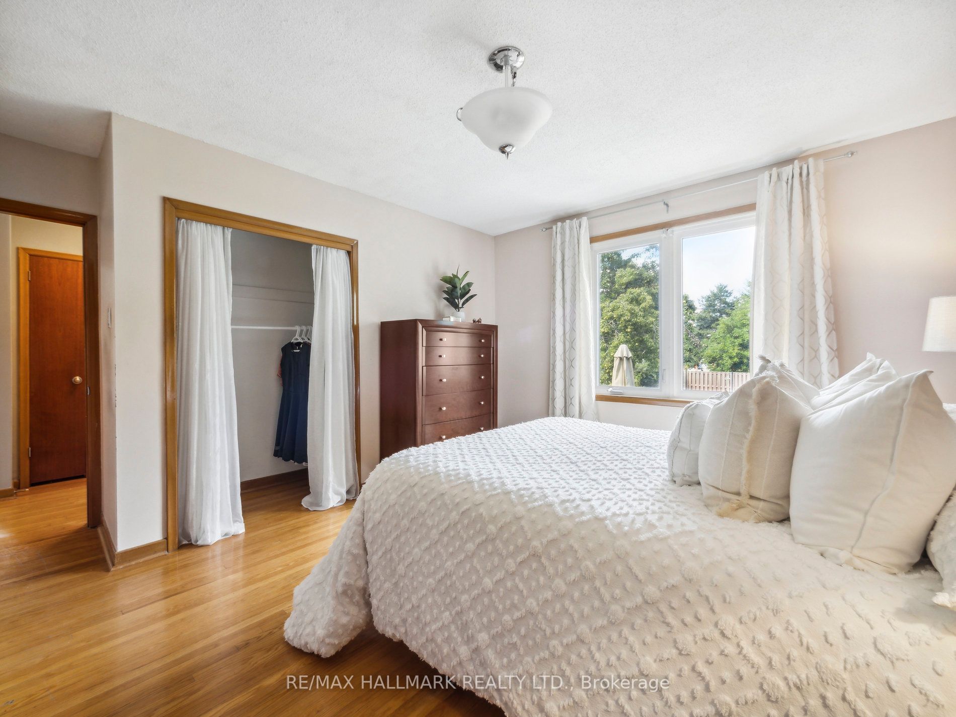 40 Zenith Dr
