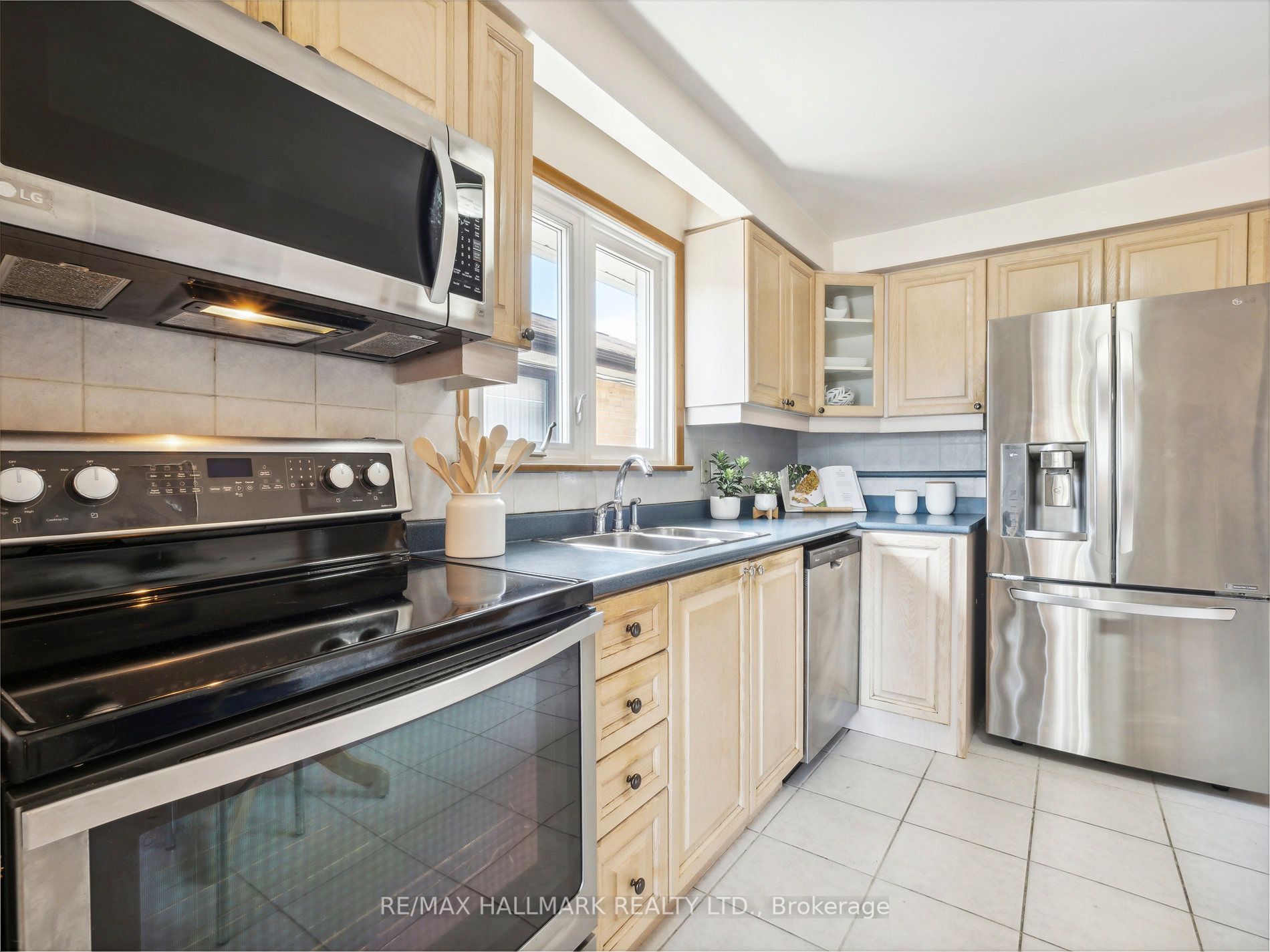 40 Zenith Dr