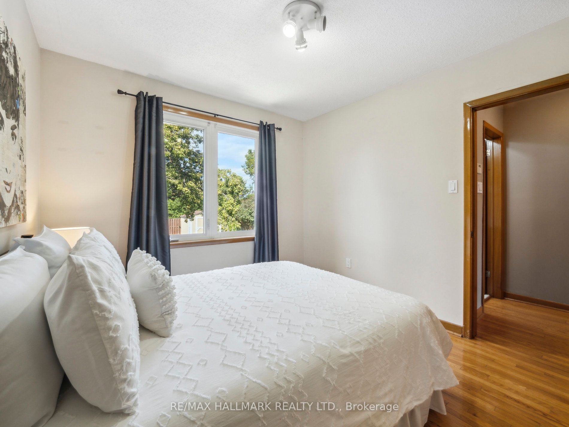 40 Zenith Dr