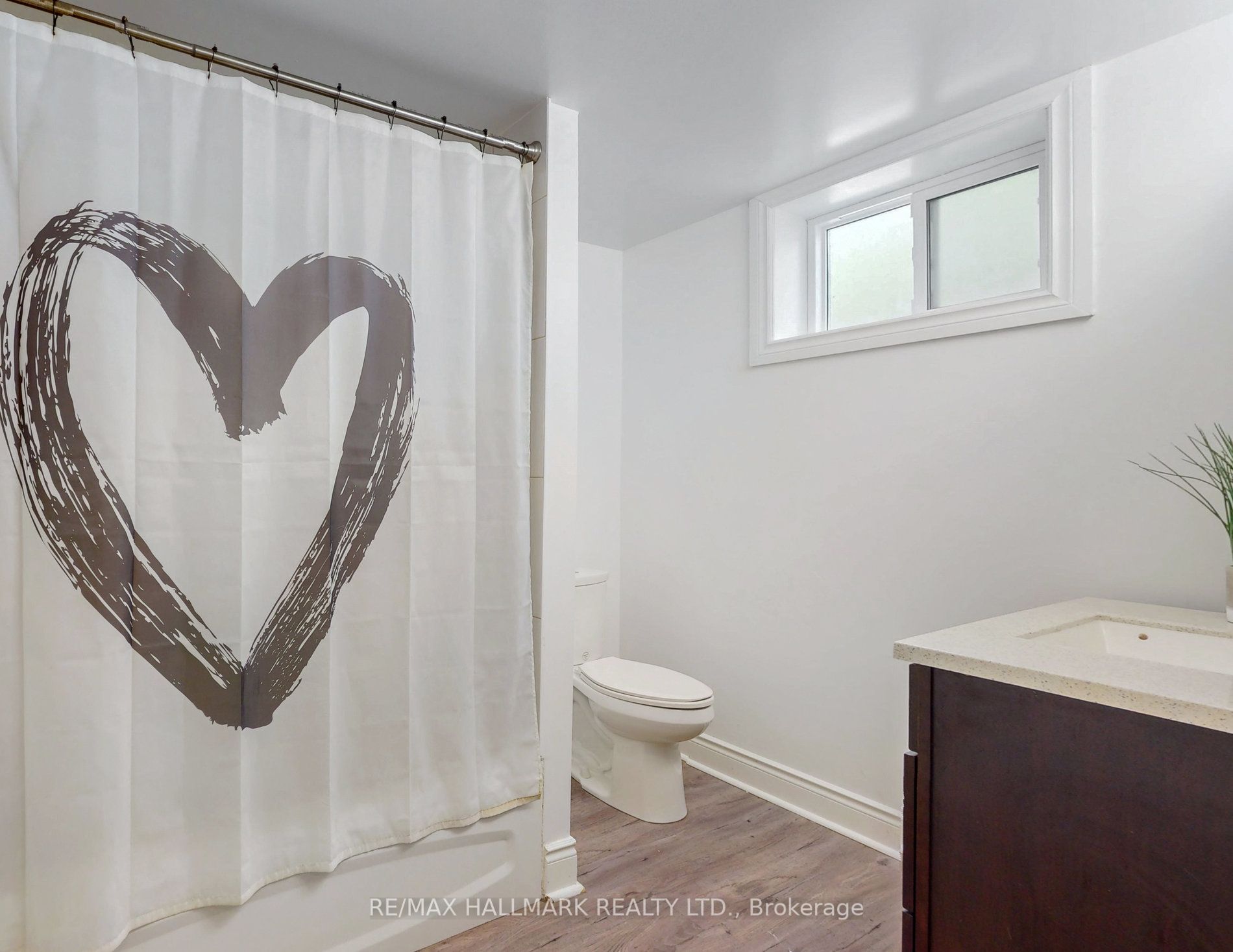 40 Zenith Dr