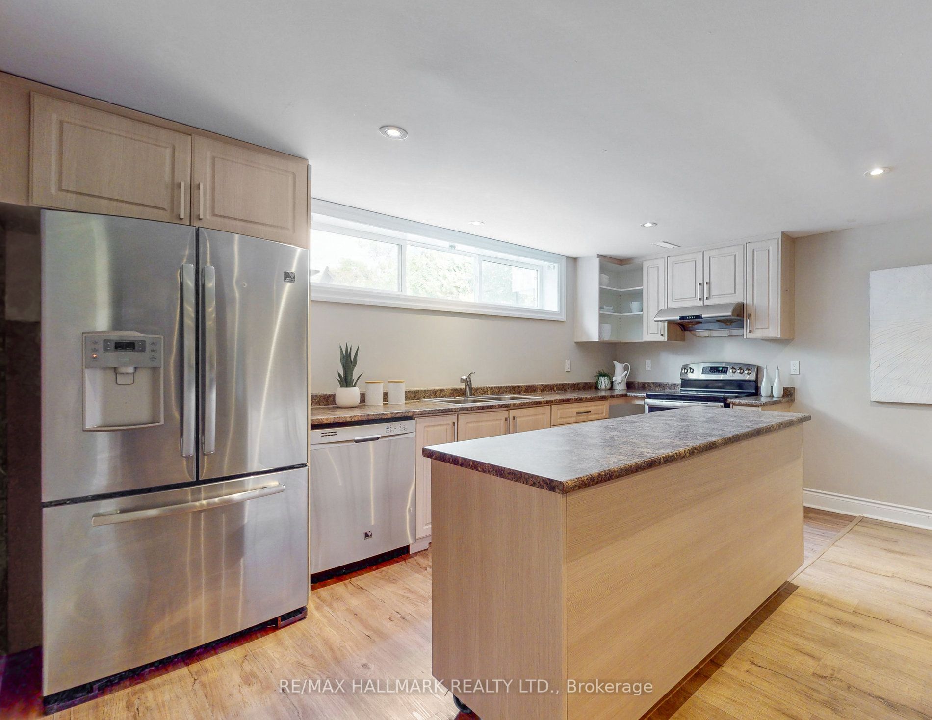40 Zenith Dr