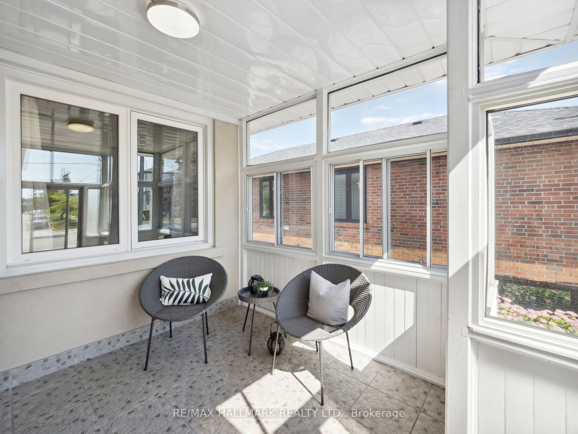 40 Zenith Dr