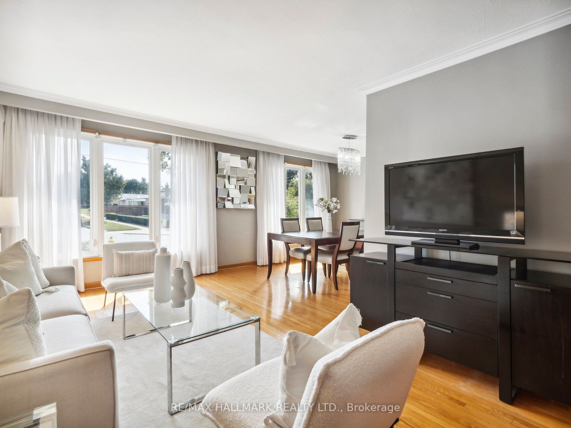 40 Zenith Dr
