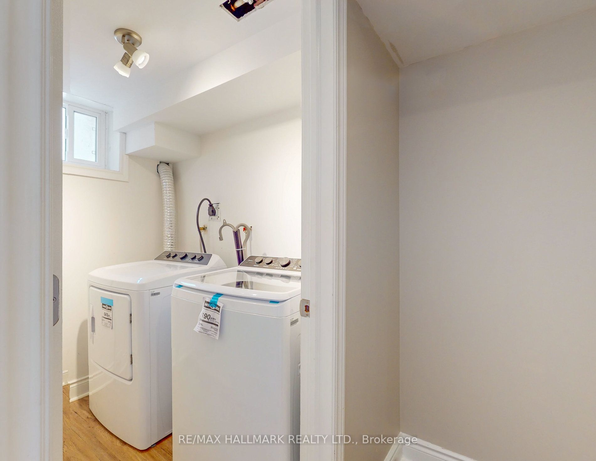 40 Zenith Dr