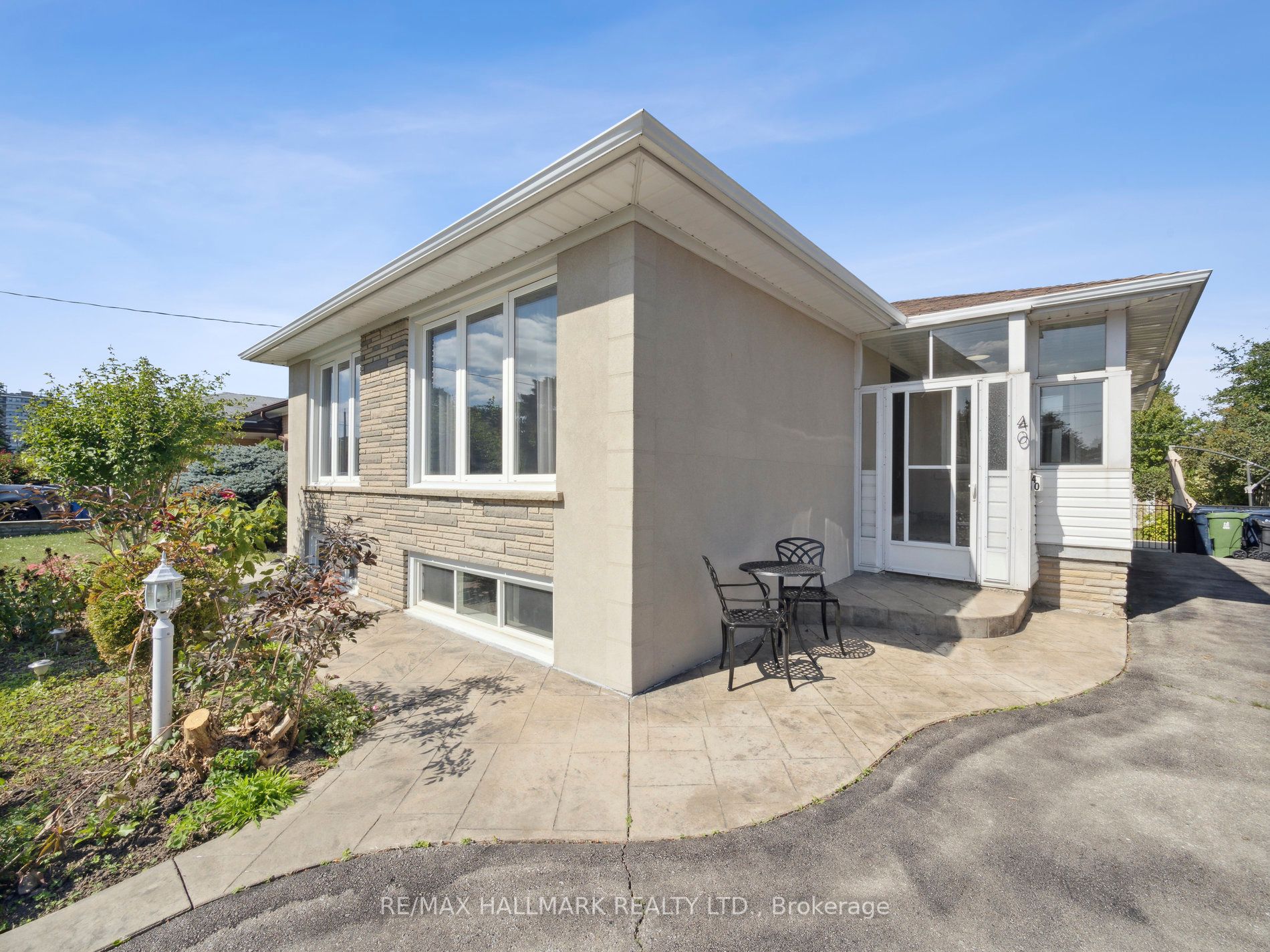 40 Zenith Dr