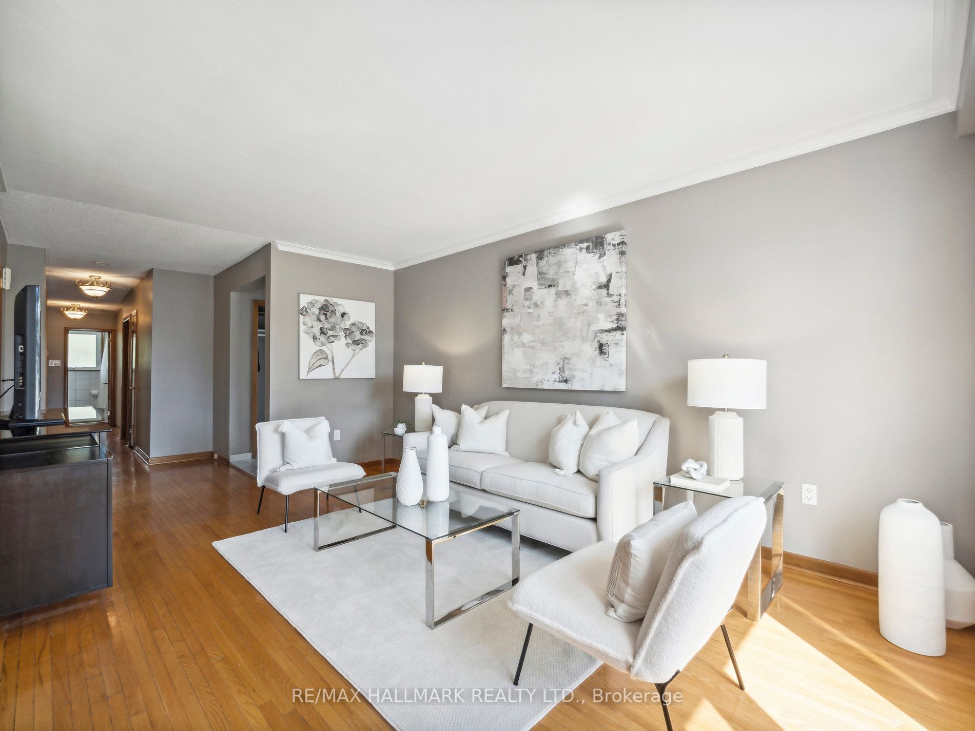 40 Zenith Dr