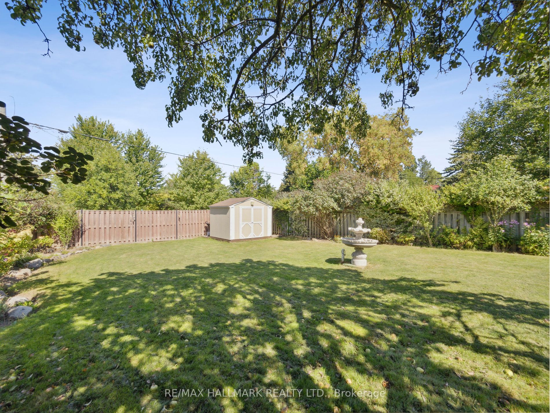 40 Zenith Dr