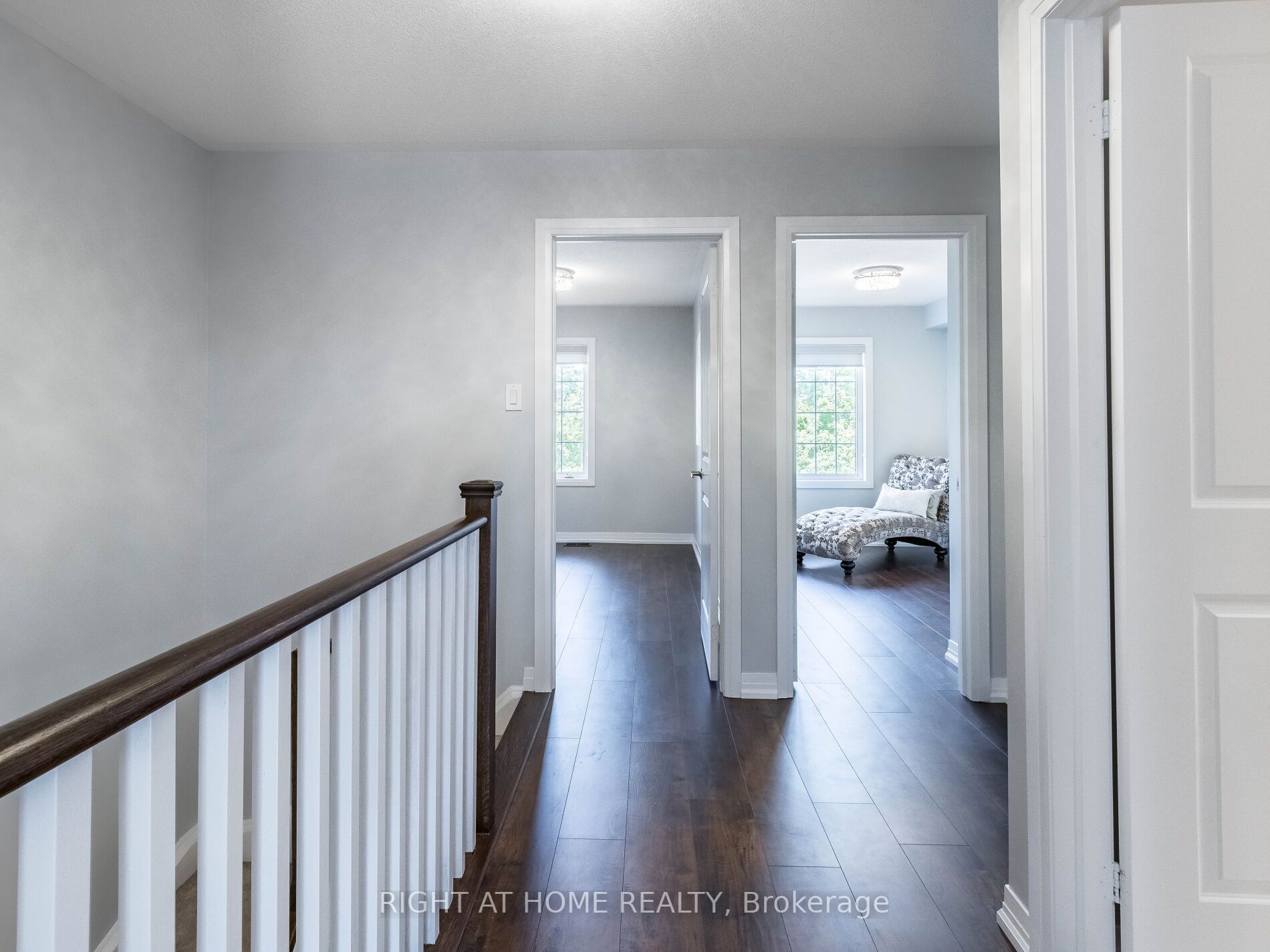 210 London Lane