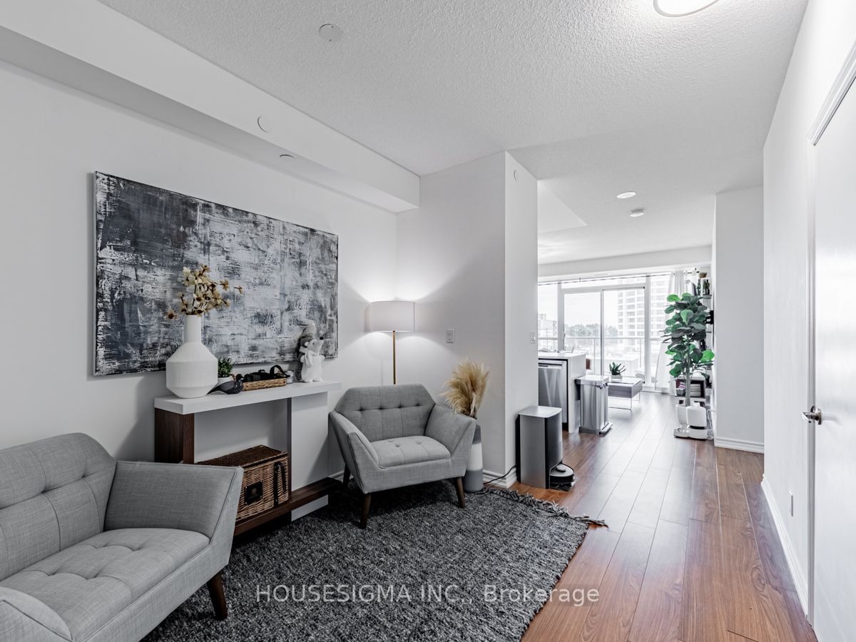 1328 Birchmount Rd, #513