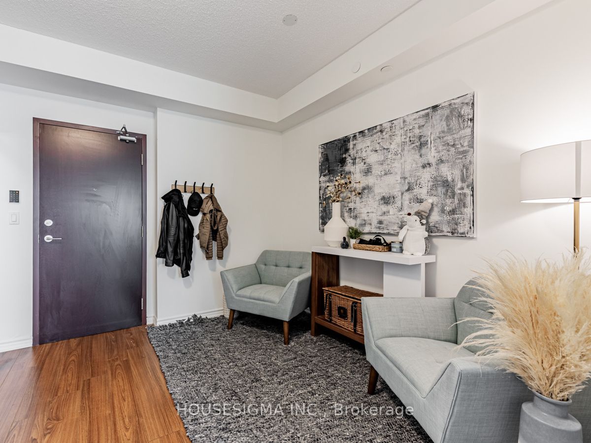 1328 Birchmount Rd, #513