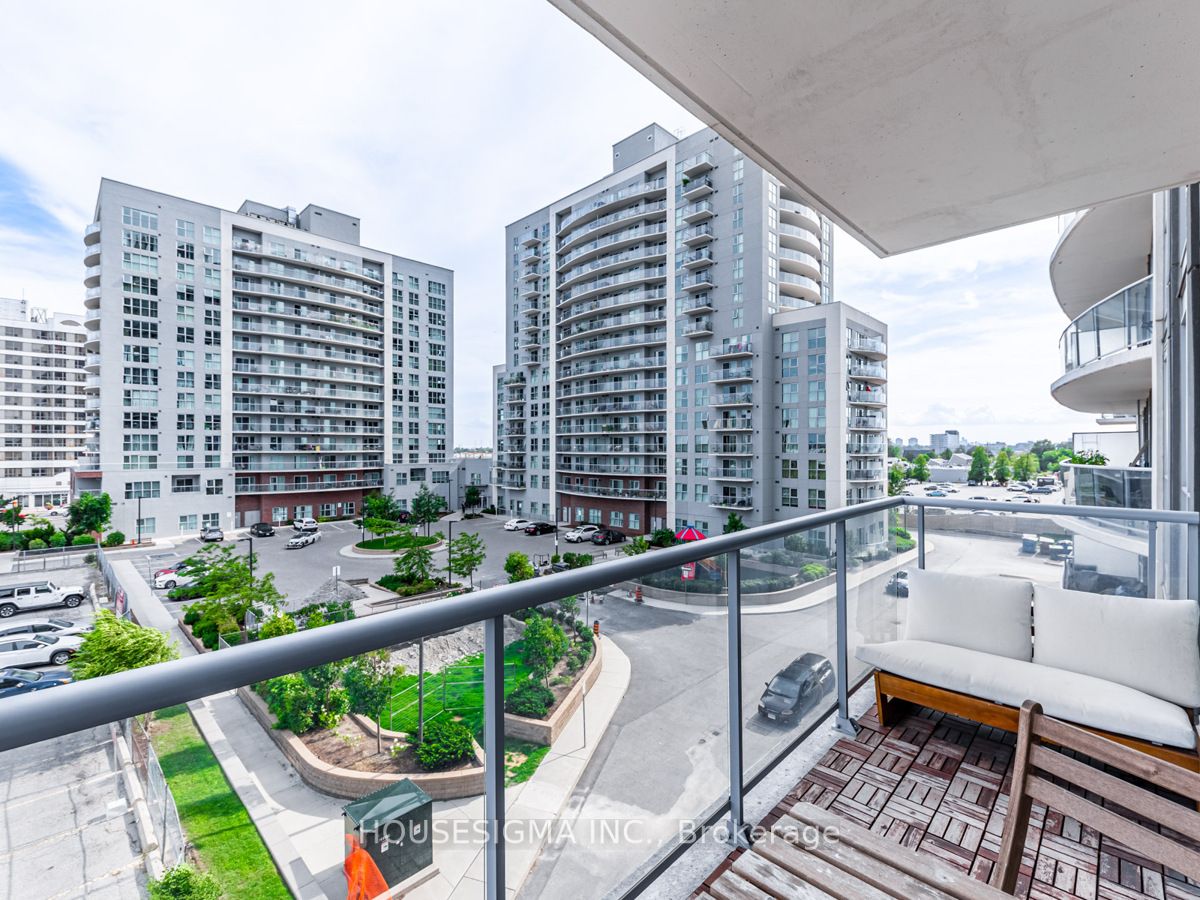 1328 Birchmount Rd, #513