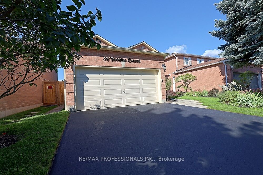 34 Yorkshire Crescent