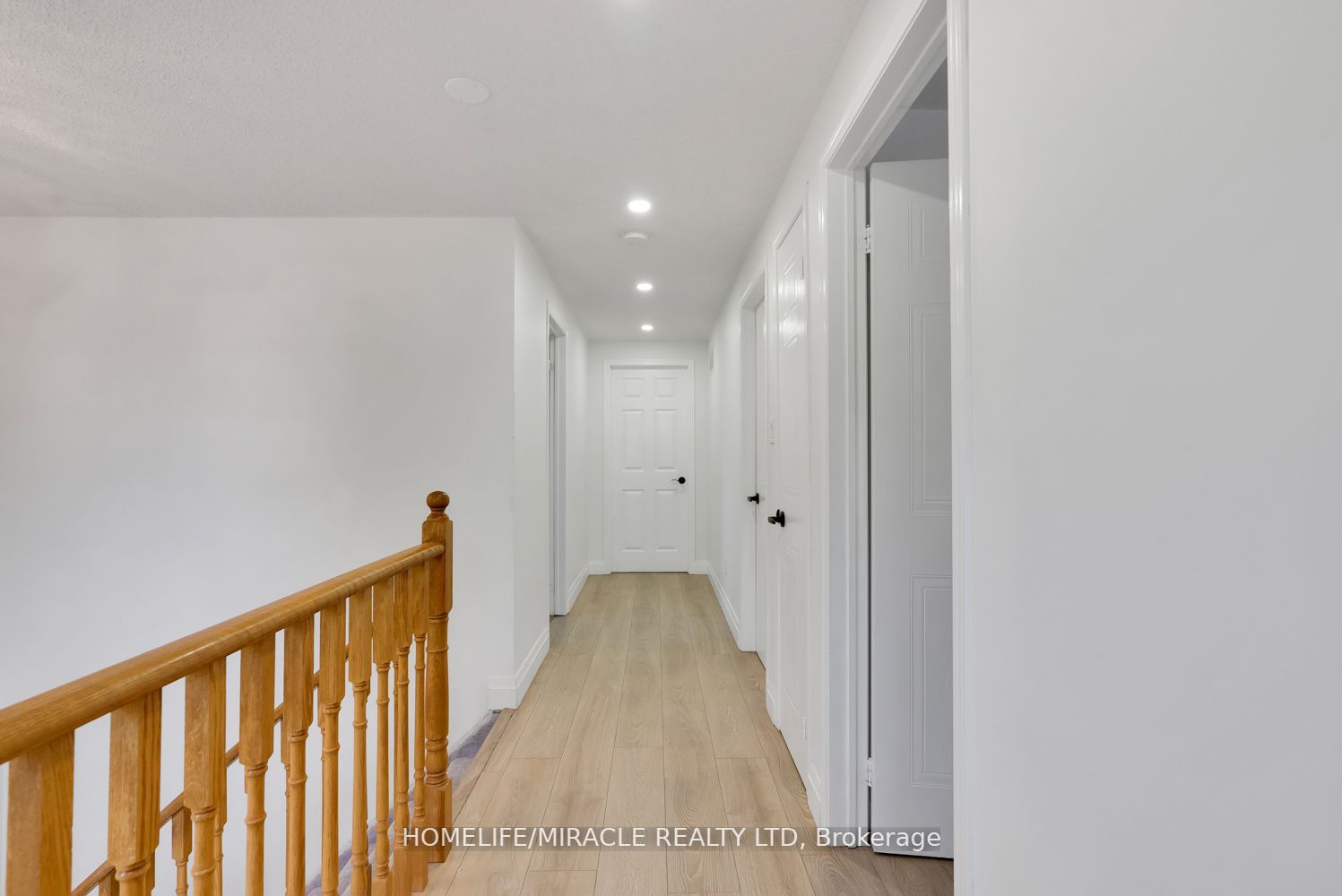 1657 Erindale Cres