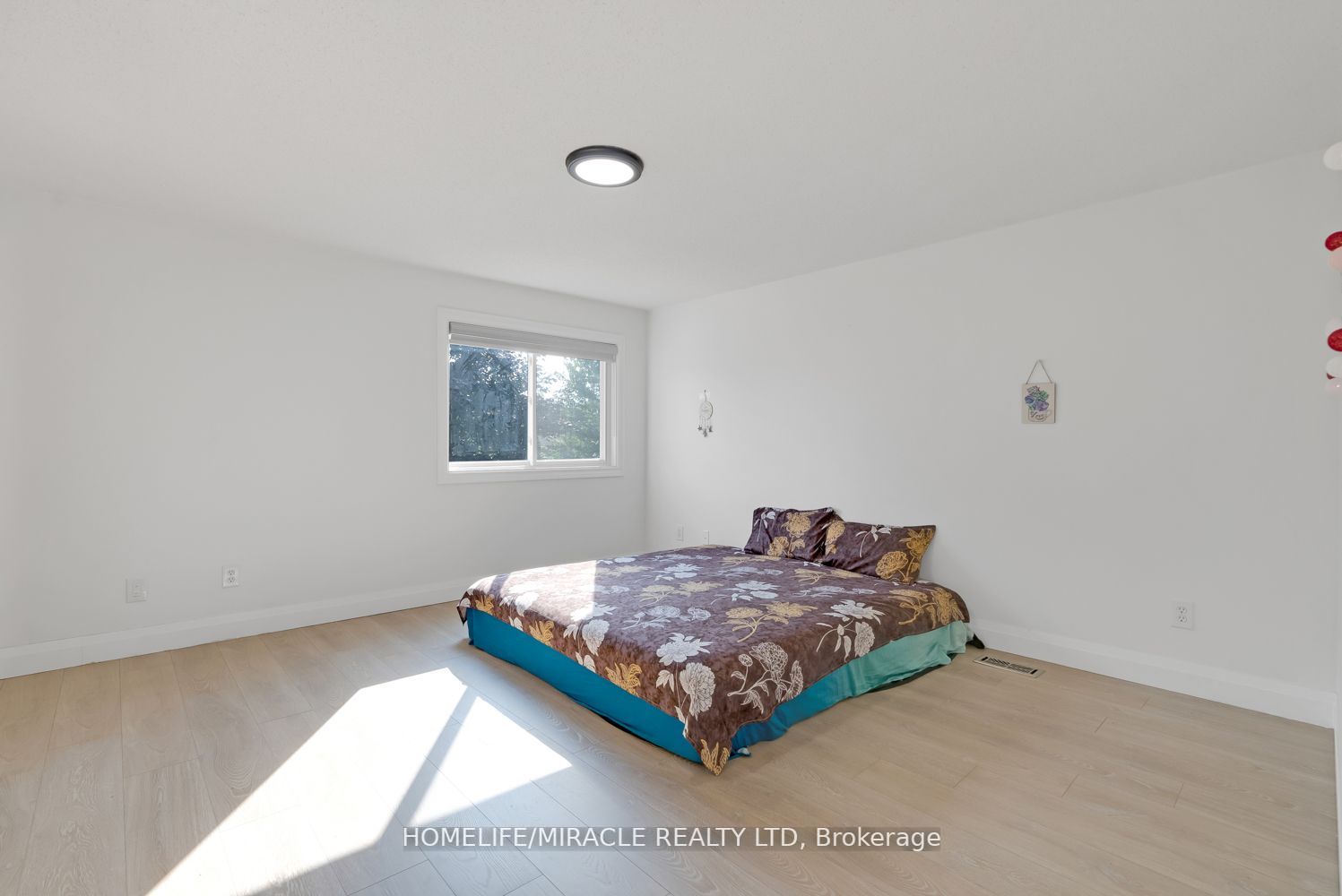 1657 Erindale Cres