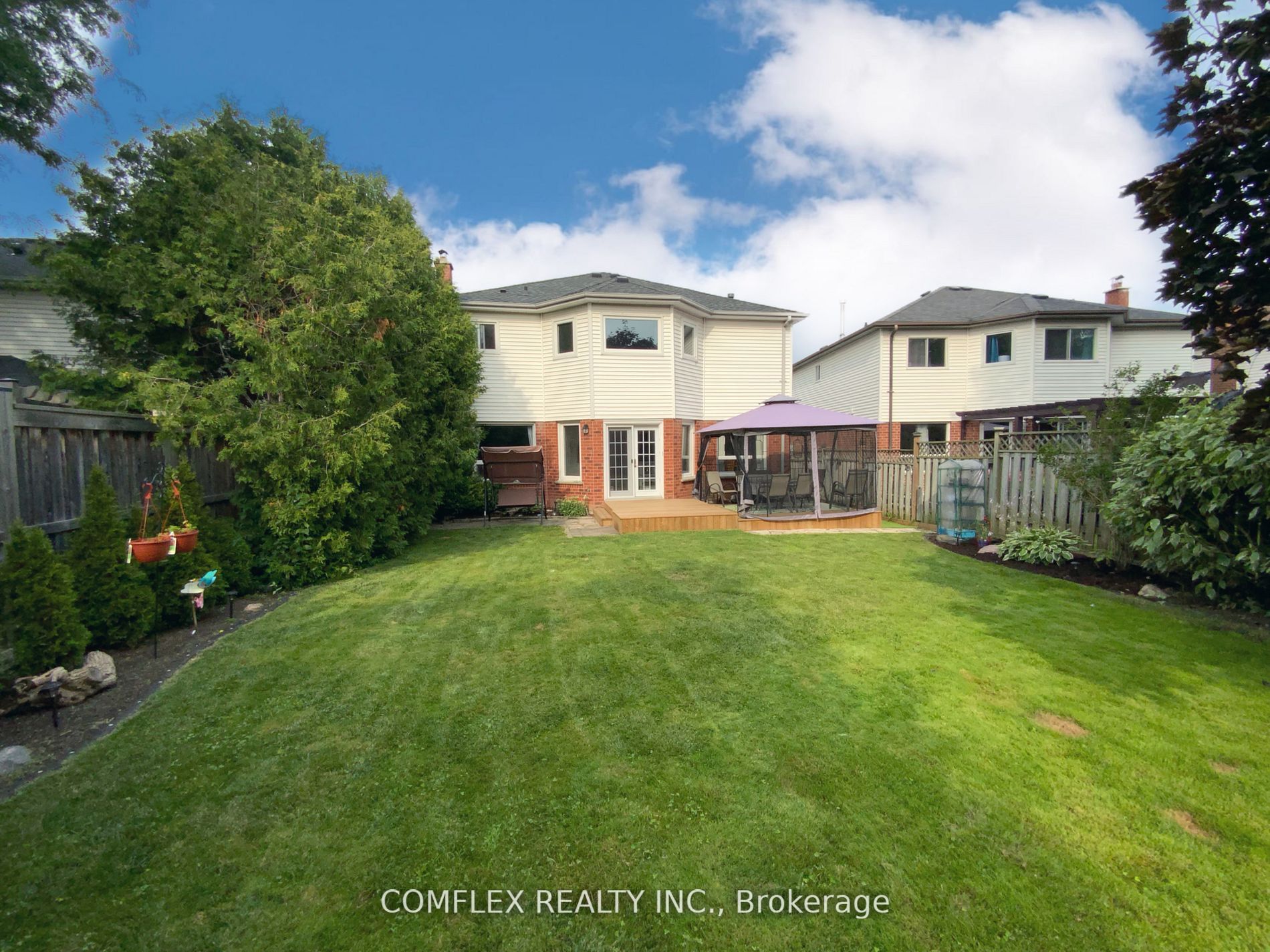 211 Bassett Blvd