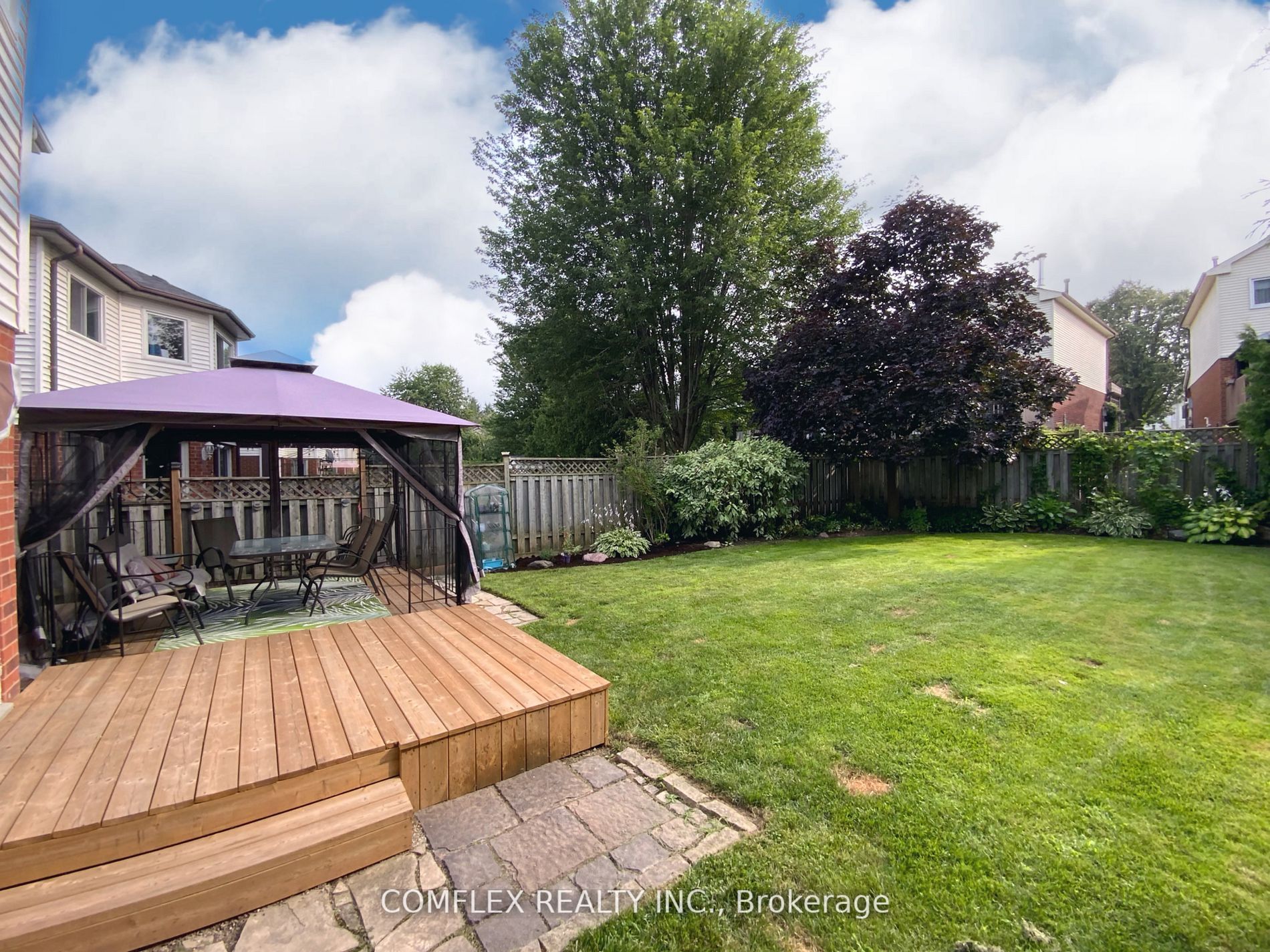 211 Bassett Blvd