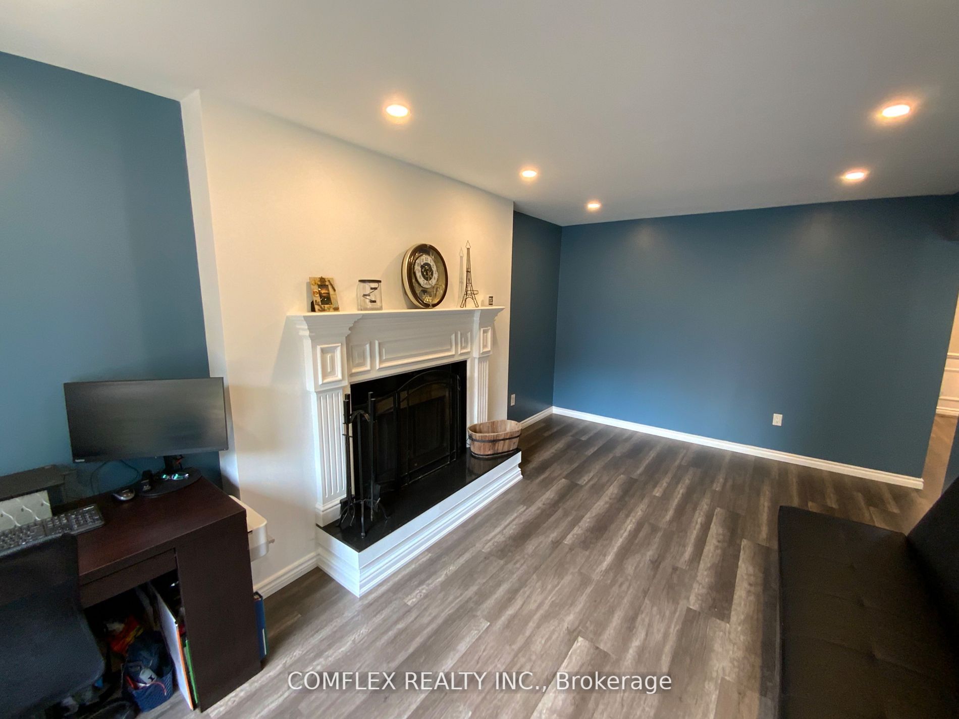 211 Bassett Blvd