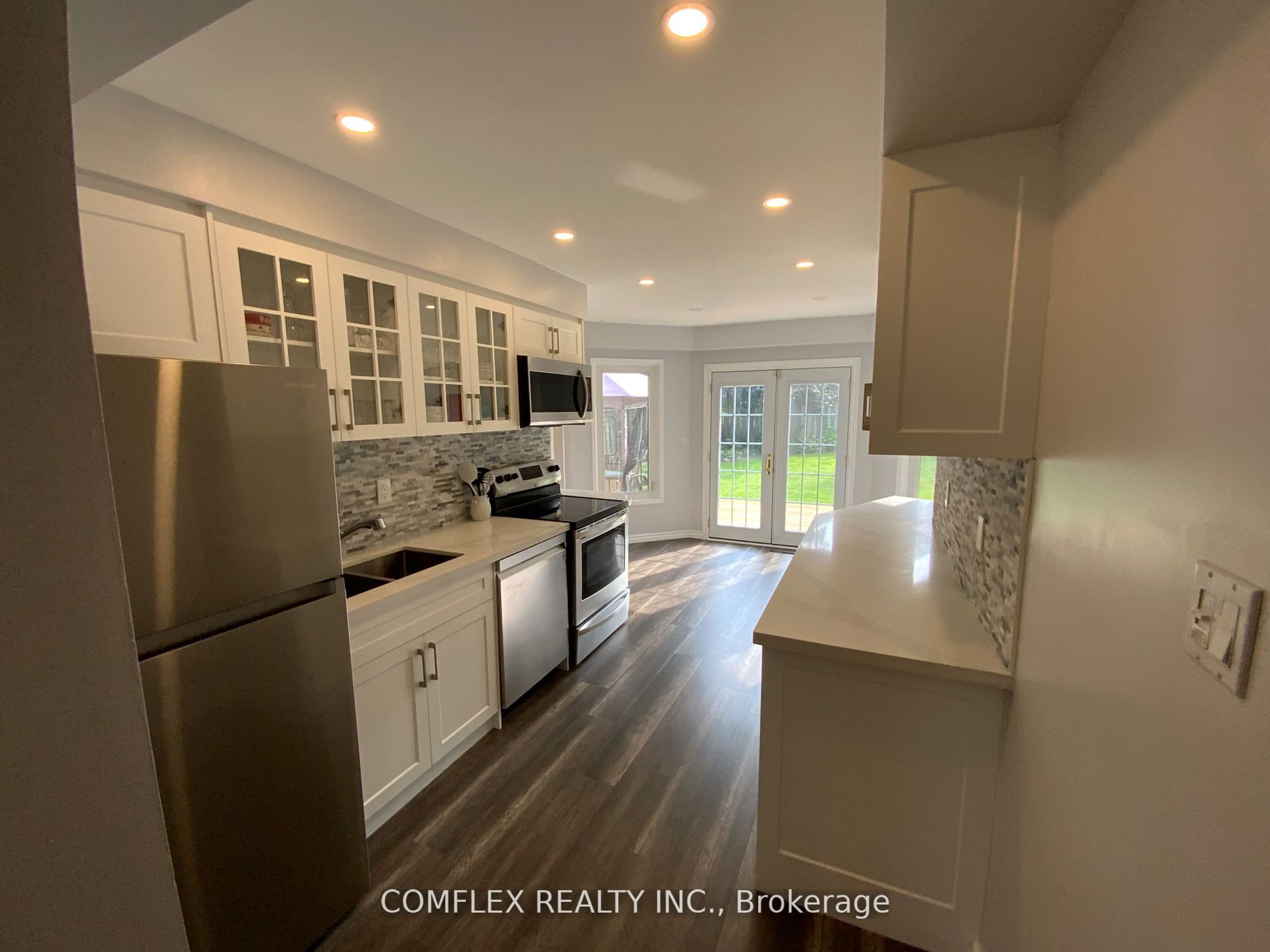 211 Bassett Blvd