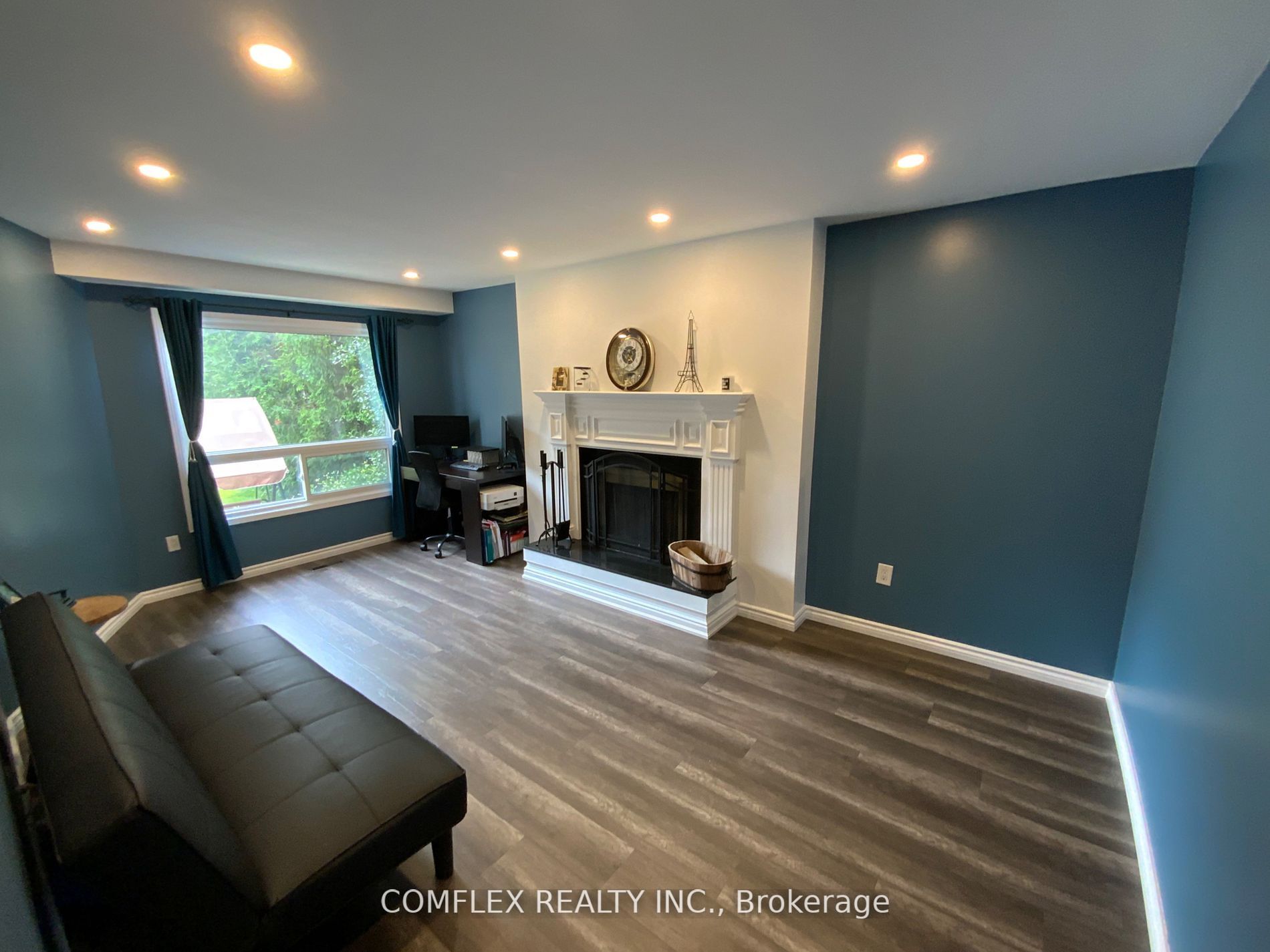 211 Bassett Blvd