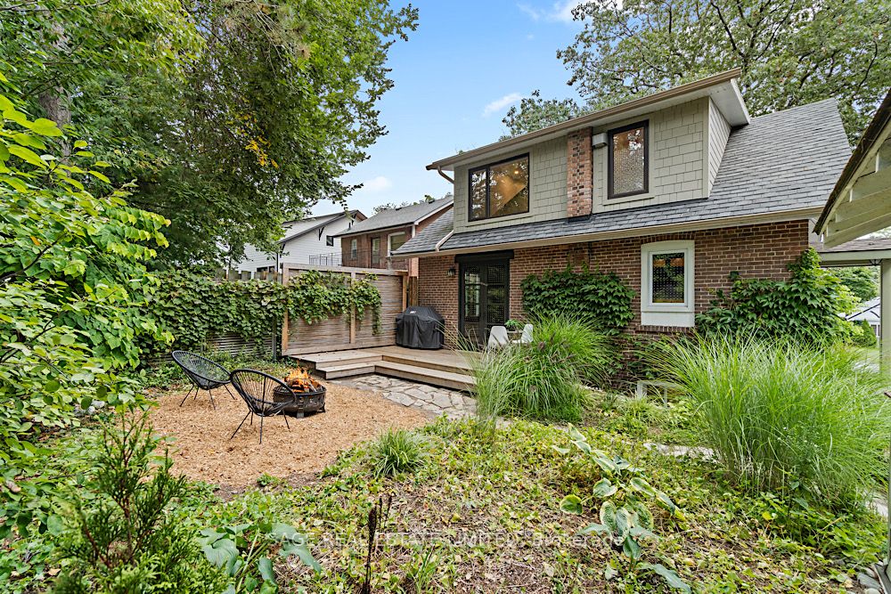 40 Fallingbrook Road