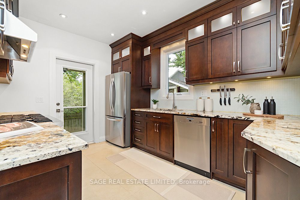 40 Fallingbrook Road