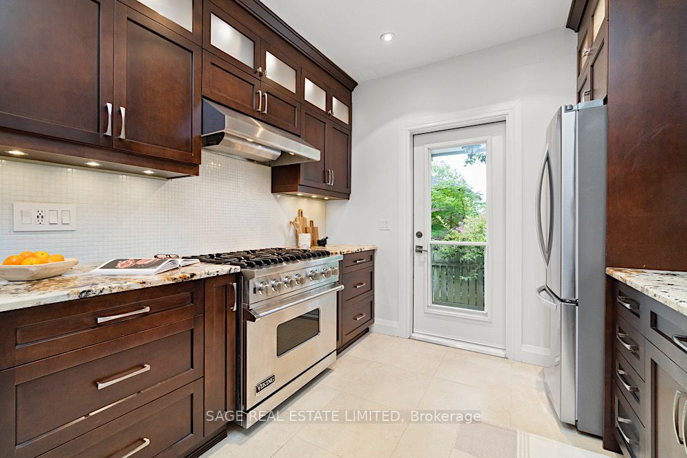 40 Fallingbrook Road