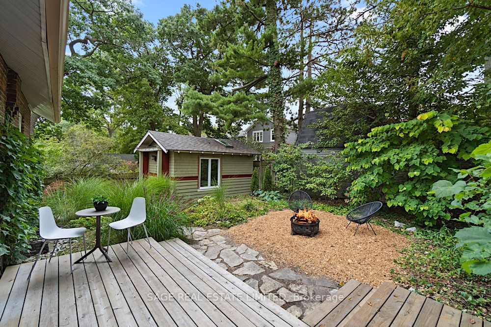 40 Fallingbrook Road