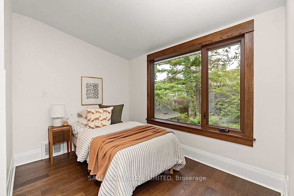 40 Fallingbrook Road