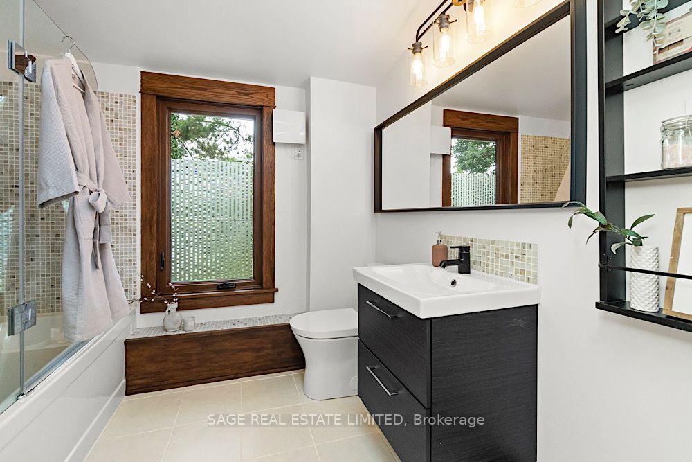 40 Fallingbrook Road