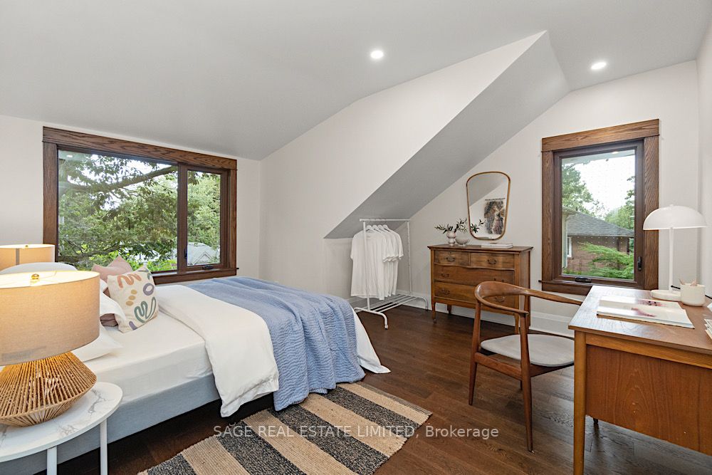40 Fallingbrook Road